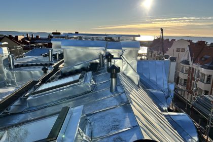 vesikaton peruskorjaustyön valvoja ankarat olosuhteet