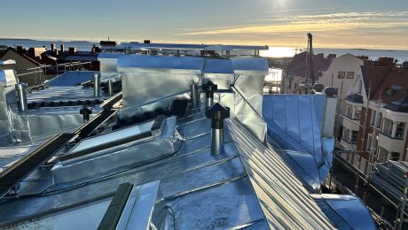 Valvoja_kattotyö vesikaton peruskorjaustyön valvoja ankarat olosuhteet